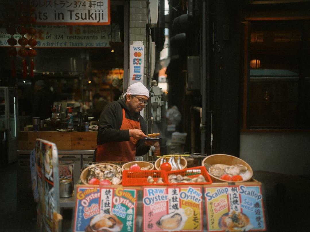河北秦皇岛：游人赏山水觅清凉